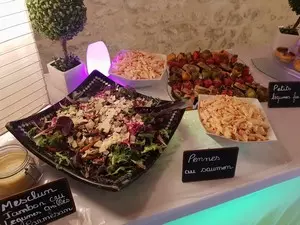 Prestation traiteur, buffet d'entrées, salades