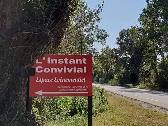 Panneau de l'entrée de L'espace événementiel